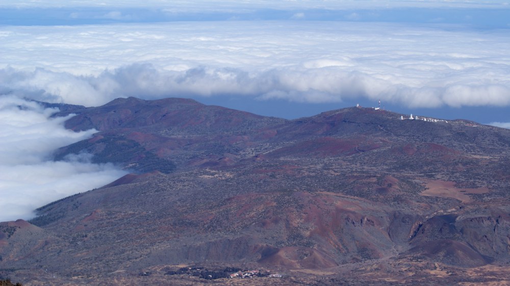 hoog boven de wolken
